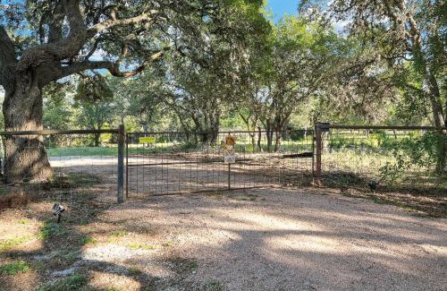 Fair Oaks Ranch House | Box 3- A Birdy Vacation Rental