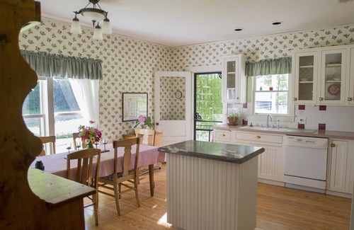 Compton Other | Idyllic Boxley Valley Farmstay by the Scenic Buffalo River