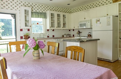 Compton Other | Idyllic Boxley Valley Farmstay by the Scenic Buffalo River