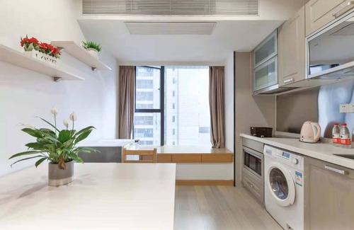 Zhujiang New Town Apartment | Convenient Boyaxuan Apartment with Family-Friendly Amenities
