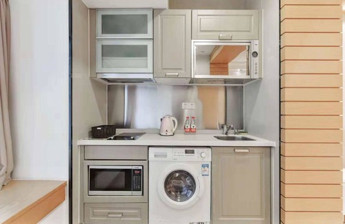 Zhujiang New Town Apartment | Convenient Boyaxuan Apartment with Family-Friendly Amenities