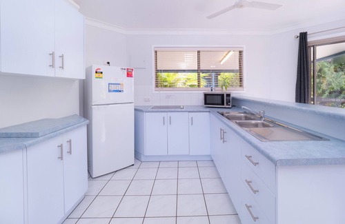 Tannum Sands Hotel | Boyne Island Motel and Villas