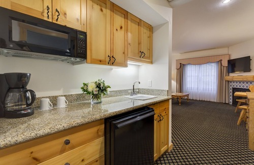 Boyne Falls Resort | Experience Boyne Mountain Resort: Spa, Pool & Ocean Views