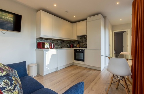 Trim House | Highly Rated Boyne View House with Breakfast & Kitchen