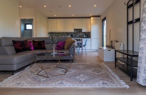 Trim House | Highly Rated Boyne View House with Breakfast & Kitchen