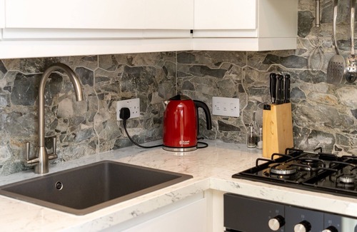 Trim House | Highly Rated Boyne View House with Breakfast & Kitchen