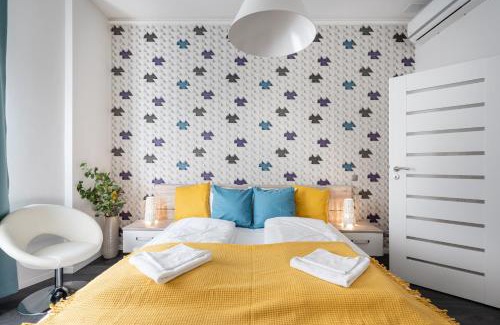 Erzsebetvaros Apartment | Elegant BpR Lavish Suite in Budapest's Vibrant Center