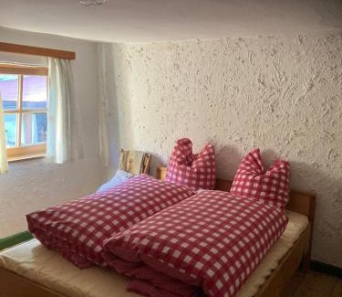 Bergen Hotel | Escape to Bründling-Alm Berggasthof with Ocean View & Dining
