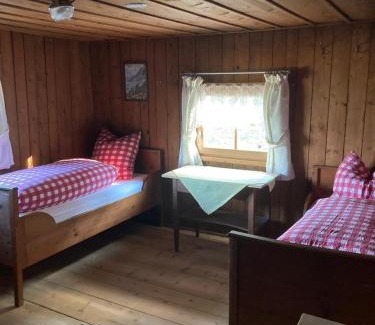 Bergen Hotel | Escape to Bründling-Alm Berggasthof with Ocean View & Dining