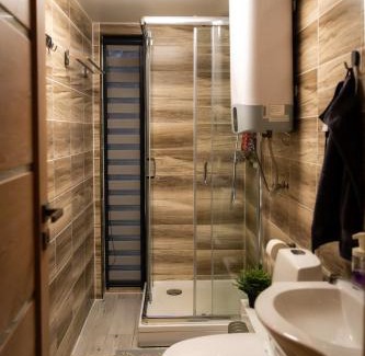 Upesgriva House | Family-Friendly Brīvdienu māja Jaunzvīņas with Hot Tub
