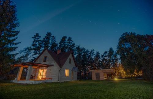 Mersrags House | Beachfront Brīvdienu māja Sauleskrasti with Ocean Views