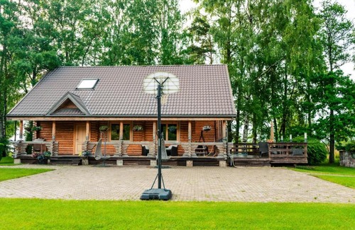 Baltic Sea House | Pet-Friendly Brīvdienu māja Tači - 4-Star Gem with Hot Tub
