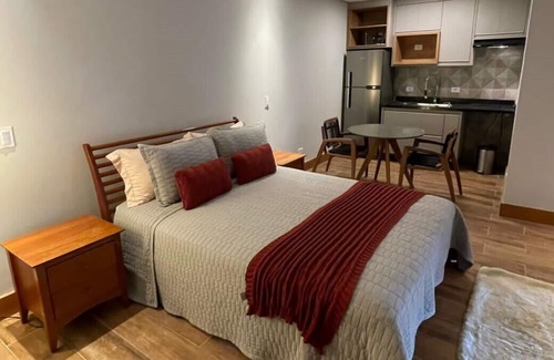 Alto do Capivari Apartment | Comfortable Loft with Panoramic Views Near Capivari Center