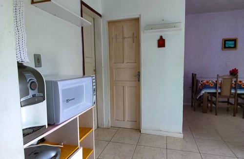 Armacao House | Seaside Escape: Casa 150m from the Beach with Spa & Kitchen