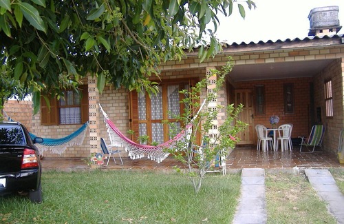 Arroio Teixeira House | Relax at Paria's House - Enjoy Poolside Ocean Views