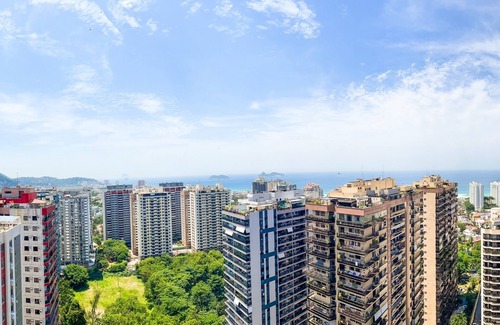 Barra da Tijuca Apartment | Pet-Friendly Duplex with 180° Ocean and Gávea Views