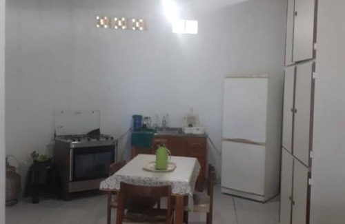 Cidade da Crianca Cottage | Family-Friendly Beach House Near Mongaguá Center for 15