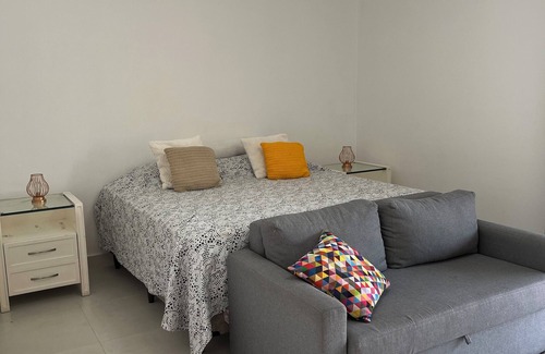 Estancia das Flores House | Relax at Casa Condomínio Fechado: Family-Friendly Retreat