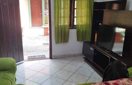 Jardim Vitoria Apartment | Cozy Retreat in Guarujá with Family-Friendly Amenities