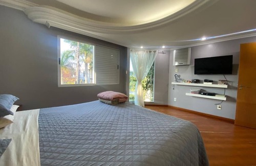 Jurere Internacional House | Cozy Family Retreat Near Jurerê Internacional Beach