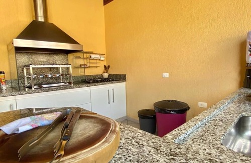 Praia da Olaria House | Relax at Casa Moderna Near Praia do Arrastão with Ocean Views