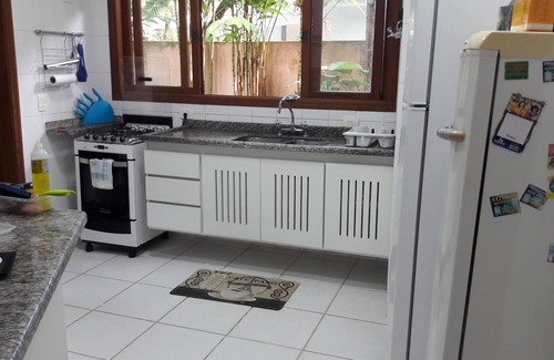 Baleia Condo | Prime Oceanfront House Condominium - Beach of the Whale