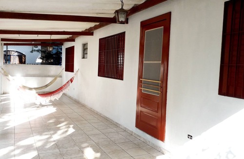 Boraceia House | Relaxing Getaway at Praia da Boraceia, Steps from the Sea