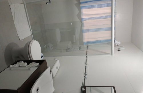Praia da Armacao do Itapocoroi Apartment | Cozy Apartment with Kitchen Near Linda Central Beach