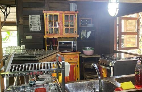 Camburi Cabin | Relax at Linda Cabana by Cambury Beach - Family Friendly Getaway