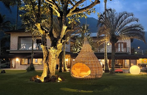 Guaeca House | Explore Historic Beauty Just Minutes from Your Hotel Stay