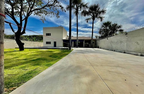Caldas Novas House | Luxury mansion 5km from the center, pet friendly.