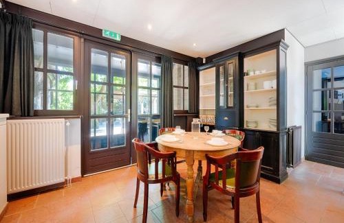 Heusden Gem Asten House | Brabant Mansion for Groups, cleaning included