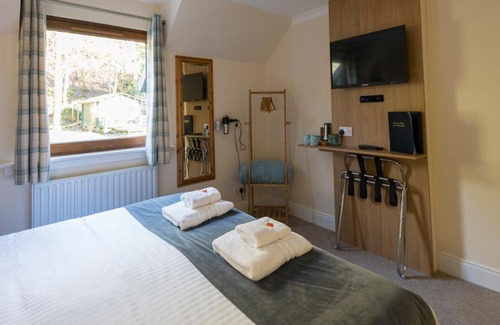 Invermoriston Bed & Breakfast | Top-Rated Bracarina House B&B with Family-Friendly Amenities