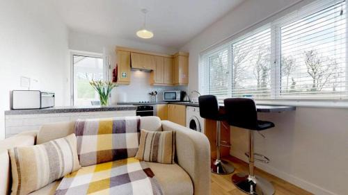 Hendrerwydd House | Pet-Friendly Bracdy Cottage: 4-Star Stay with Perfect Reviews