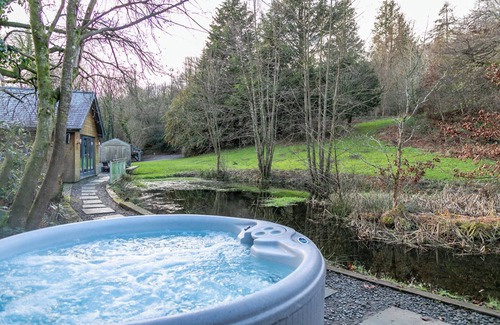 Penny Bridge Cottage | BRACKEN GROUND, pet friendly, luxury holiday cottage in Coniston