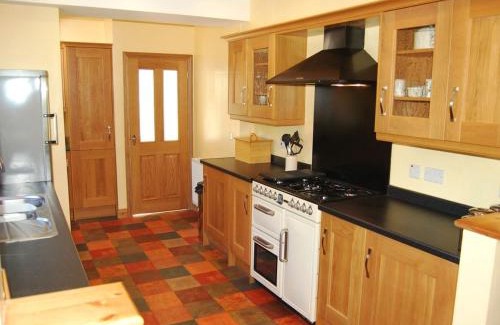 Portinscale House | Bracken Howe: Family-Friendly Retreat with Hot Tub Access