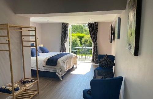 Brighouse Apartment | Pet-Friendly Retreat at Bracken Lodge - Guest Rated 10/10