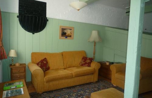 Louth Apartment | Pet-Friendly Brackenborough Hall Coach House - Guest Rated 9.8