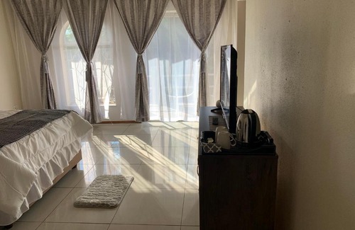 Alberton House | Budget-Friendly Brackendowns Guest Star for Families