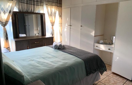 Alberton House | Budget-Friendly Brackendowns Guest Star for Families