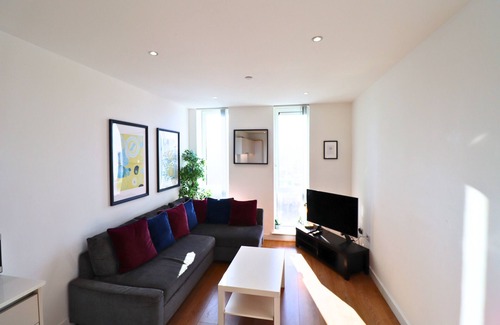 Bracknell Apartment | Bracknell - RWH 96Na - Samantha - 2Be - 2Ba