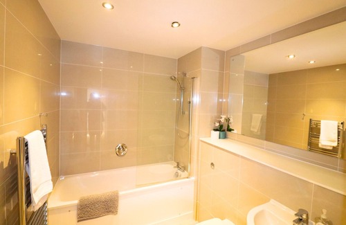Bracknell Apartment | Bracknell - RWH 96Na - Samantha - 2Be - 2Ba