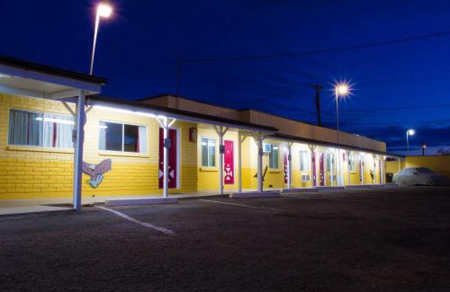 Holbrook Hotel | Discover Comfort at Brad's Desert Inn - Family-Friendly Retreat