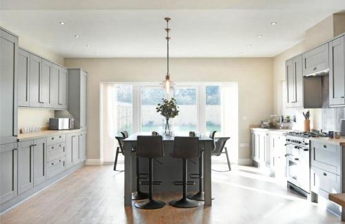 Seahouses House | Bradacar: A Pet and Child-Friendly 4-Star Retreat