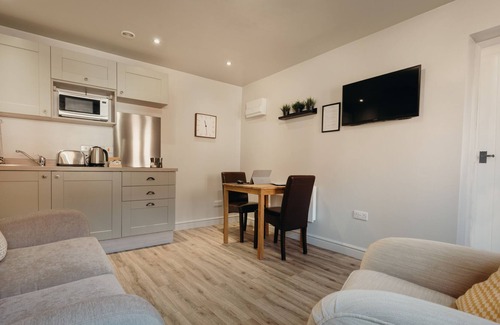 Markham Moor Cottage | Bradford Apartment - a 1 bedroom apartment that sleeps 2 - 4 guests