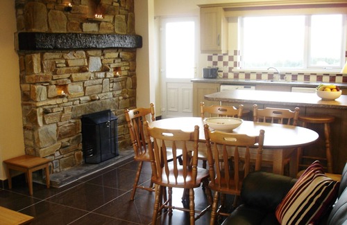 Creeslough House | Family-Friendly Retreat at Bradleys Cottage Creeslough