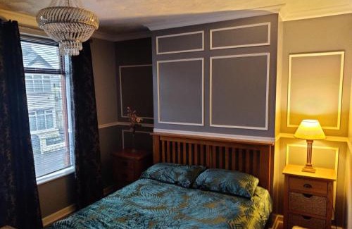 Lisnagunogue House | Discover Brads Pad - Central Ballymena with Hot Tub & Breakfast