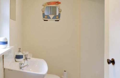 Whithorn House | Family-Friendly Getaway at Brae Cottage: Pet-Friendly Retreat