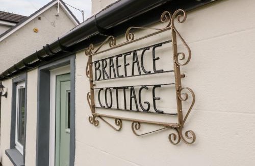 Banknock House | Family-Friendly Braeface Cottage with Pet Accommodations