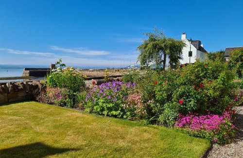 Fortrose House | Inviting Braefoot: Family-Friendly Retreat with Great Reviews